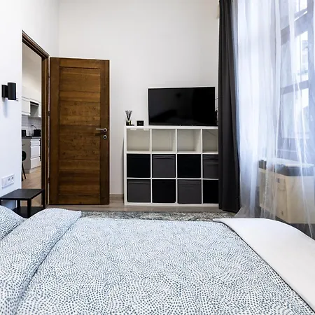 Apartament Devai With Free Netflix Near The Westend City Center
