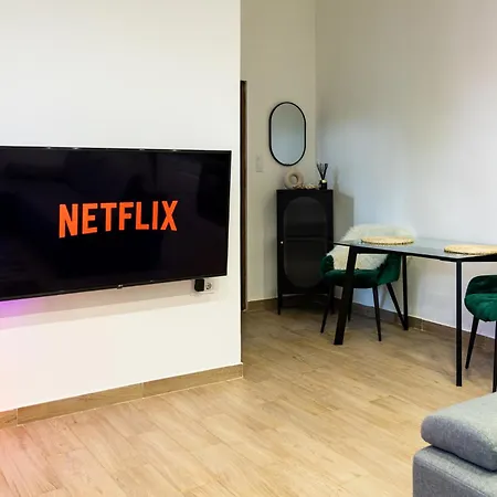 Apartament Devai With Free Netflix Near The Westend City Center *