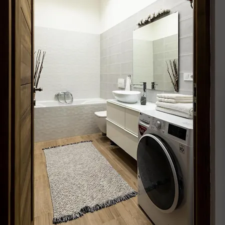 Apartament Devai With Free Netflix Near The Westend City Center *