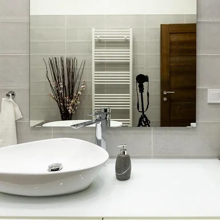Devai With Free Netflix Near The Westend City Center Apartament *