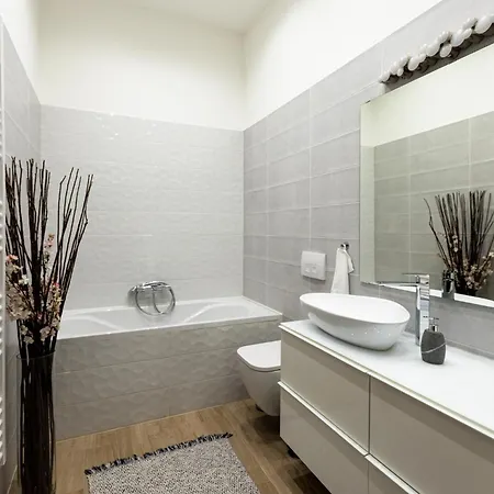 Devai With Free Netflix Near The Westend City Center * Budapeszt